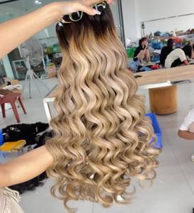 Cheveux super doublement étirés de bonne qualité, ondulés, couleur personnalisée, faisceaux d'extensions de cheveux humains vietnamiens - Product Image 3