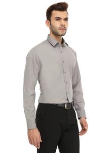 เสื้อเชิ้ตผู้ชายสีเทาเข้มคุณภาพส่งออก สำหรับนักธุรกิจและมืออาชีพในองค์กร มีจำหน่ายในราคาที่แข่งขันได้จากอินเดีย - Product Image 2