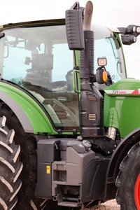 Tractor agrícola 2023 F 724 Va rio Pr ofi Plus MFWD 4WD - Product Image 3