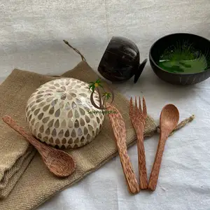 WHOLESALE COCONUT LACQUER BOWL CUSTOMIZED DESIGN HANDICRAFT PRODUCT COCONUT DESIGN BOWL SUPPLIER in VIETNAM - Product Image 1