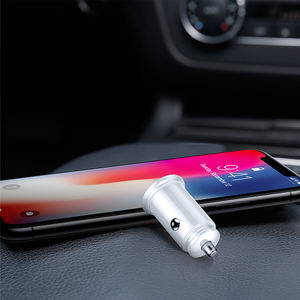 Profitez de l'adaptateur d'allume-cigare blanc à 4 ports rapide 2x5V/2.4A USB chargeur de voiture universel avec 4 ports - Product Image 4