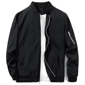 Venta al por mayor Hombres Slim Fit Varsity Jacket Ropa deportiva ligera con bolsillo de botón - Product Image 6