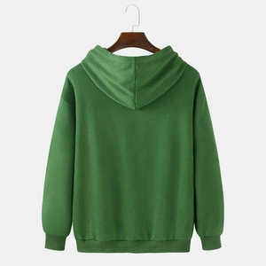 Pull-over à capuche en molleton de coton vert 100% pour hommes, impression gaufrée personnalisée du Pakistan, taille plus pour la saison d'hiver, techniques de teinture unie - Product Image 2