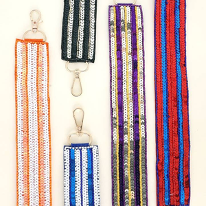 Sangle de sac à main GAME DAY ornée de perles et de paillettes pour sacs fourre-tout et pochettes, idéale pour les soirées et les événements. - Product Image 2