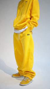 Conjunto Deportivo Holgado para Mujer, Sudadera Corta con Hombros Caídos, Pantalones Deportivos Holgados, Pantalones Deportivos Anchos con Top Corto - Product Image 3