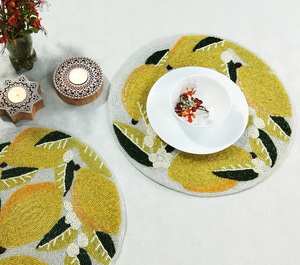 Mantel individual hecho a mano con cuentas de limones - Product Image 4