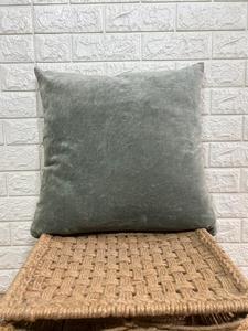 Housse de coussin carrée en velours vert uni, taie d'oreiller moderne pour canapé de maison - Product Image 1