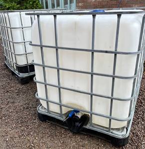 Réservoir IBC en plastique de 1000 litres en état neuf avec cage pour les fermes, les restaurants, les hôtels, les équipements de stockage de produits chimiques - À vendre - Product Image 3