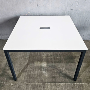 โต๊ะทำงานแบบคลัสเตอร์ขาเหล็ก UConcept รุ่นร่วมสมัย ขนาด 120x120 ซม. สำหรับ 2 คน พร้อมเมลามีนลายไม้ HBUC013 - Product Image 5