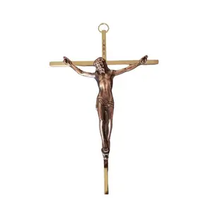 Pasokan Gereja Katolik Crucifix kuningan kelas atas Aksesori bulan sabit dekoratif hadiah pernikahan Kristen