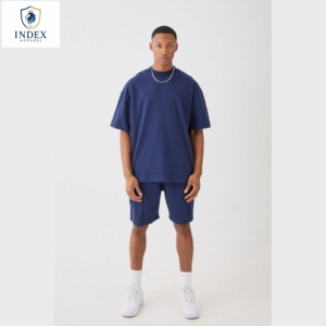 Conjunto de 2 piezas de ropa informal de verano para hombre Index Apparel, camiseta de cuello redondo azul marino y pantalones cortos de algodón tejido. - Product Image 1