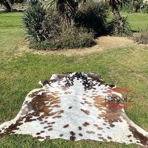Piel de vaca auténtica ISONZ con pelo natural, grosor de 1.2-2.0 mm, para decoración de interiores y productos personalizados - Product Image 1