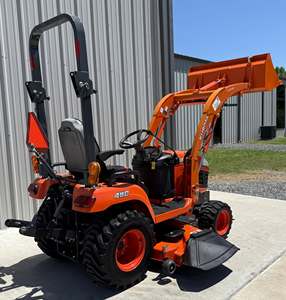 Tracteur agricole Kubota BX2370 4x4 24 CV avec chargeur frontal et plateau de tonte - Product Image 5