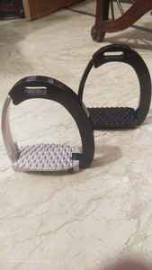 Estribos para Caballos Personalizados de Acero Inoxidable/Aluminio, Duraderos, Origen Pakistán, Logotipo Personalizado Disponible, Venta Directa de Fábrica - Product Image 2