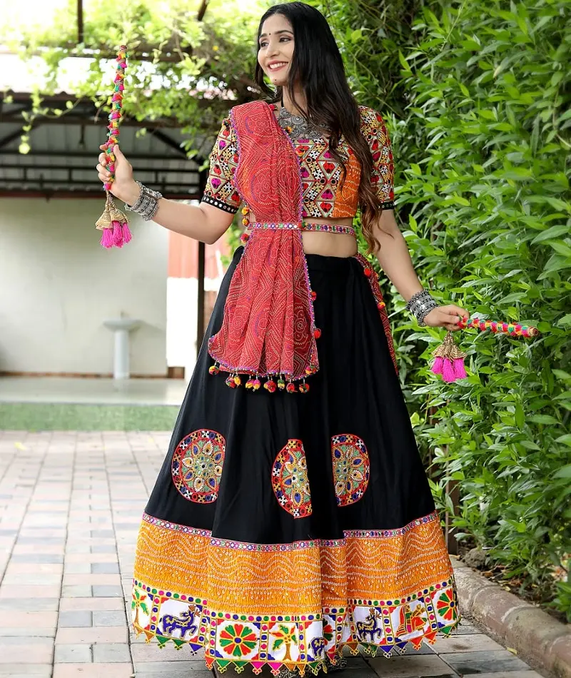 Indian Festival Dragen Zware Navaratri Klaar Gemaakt Lehenga Choli Met Borduurwerk Keten Stitch Draad Werk En Spiegel Werk Choli