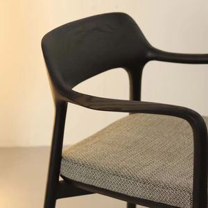 Chaise de salle à manger en bois massif avec accoudoir | Sièges en bois scandinaves modernes pour salon et cuisine de Viet Nam Fabricant - Product Image 3