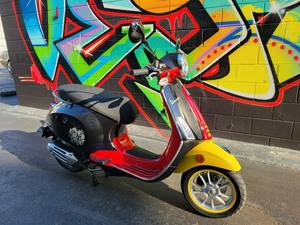 Esclusiva Offerta: Nuova Vespa Primavera 50 Disney Mickey Mouse Edition 2026 - <span class=keywords><strong>Moto</strong></span> Fuoristrada Pronta per la Spedizione in Tutto il Mondo - Product Image 5