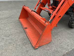 Tracteur L3301DT 2021 - Tracteur utilitaire compact pour une agriculture efficace - Product Image 2