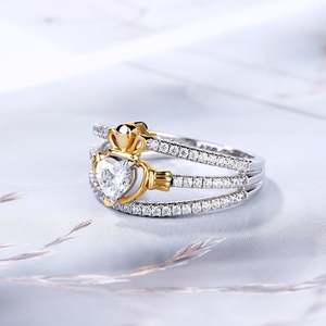 Anillo Claddagh de Plata de Ley con Cristal y Corte de Corazón en Dos Tonos Jeulia - Product Image 6