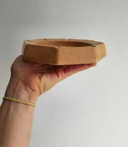 Cendrier classique en bois massif |   Cendrier artisanal avec finition polie |   Cendrier écologique réutilisable - Product Image 2