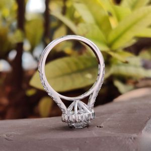 Bijoux de mode Bague de fiançailles en diamant Halo Lab Grown pour elle en argent sterling 925 luxueux - Product Image 3