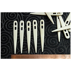 Aguja de hueso natural para manualidades Viking Lucet para coser Aguja de hueso natural - Product Image 2