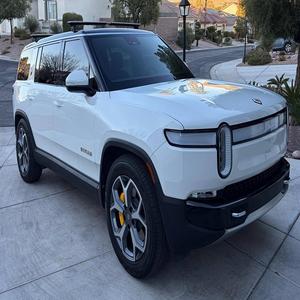 VOITURE ÉLECTRIQUE EXTRÊMEMENT PROPRE 2023 RIVI-AN R1S QUAD-MOTOR AWD GRANDE BATTERIE PRÊTE À ÊTRE EXPÉDIÉE - Product Image 1