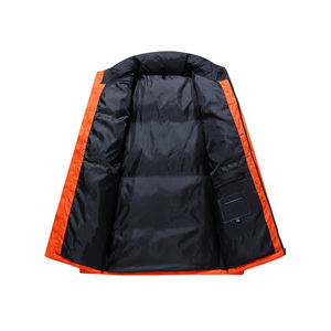 Venta al por mayor de chaqueta de invierno ligera de los hombres de alta calidad de moda Puffer con capucha de lona logotipo personalizado características de luz - Product Image 5