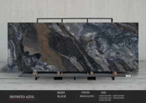 Murs de déclaration de luxe conçus à l'aide de dalles en porcelaine noire et grise à haute brillance de 1200x2400 mm - Product Image 2