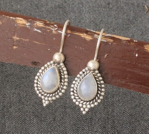 Pendientes de Plata de Ley 925 con piedra lunar arcoíris hechos a mano, joyería fina personalizada de diseñador para mujer, compromiso de boda - Product Image 5