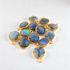 Colgante talla flor Turquesa - Product Image 2