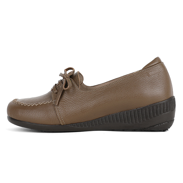 สีน้ำตาล