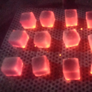 Deléitese con La Shisha Indonesia superior que garantiza el uso de carbón de cáscara de coco de primer nivel. - Product Image 1