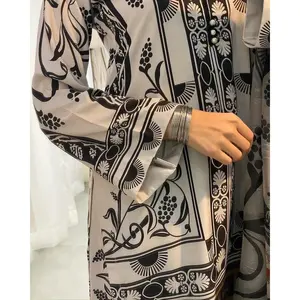 Conjunto Moderno de 2 Piezas para Mujer, Combinado para Fiesta y Uso Diario, Estampado Digital Disponible en Tallas XS y XXS, MOQ 2 Piezas - Product Image 2