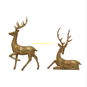 Figurine de renne dorée décorative faite à la main Décoration de Noël Statue de cerf de vacances Accent de table Décor d'hiver pour la maison - Product Image 3