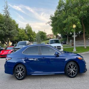 Toyota Camry SE 2023 d'occasion en excellent état - Product Image 2