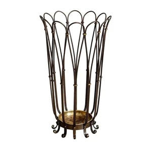Base de Paraguas de Metal Resistente con Construcción de Acero con Recubrimiento en Polvo, Ideal para Paraguas de Patio, Balcón y Jardín - Product Image 1