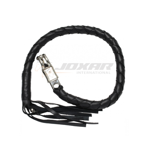 Látigo de flecos para motocicleta con patrón de trenza personalizado y cierre a presión construido para un uso duradero y personalidad del conductor en exhibición para la venta - Product Image 1