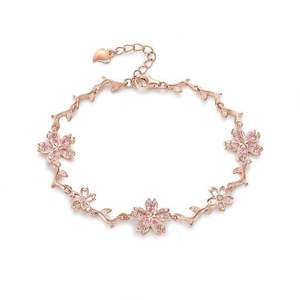 กำไลข้อมือเจลิยา ซากุระ เชอร์รี่ บลอสซั่ม โรสโกลด์ประดับเพทายและมุก - Product Image 1