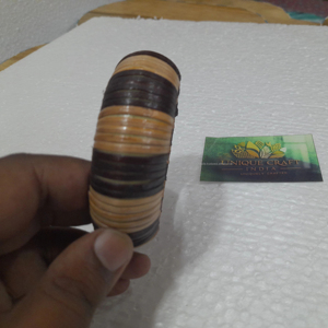 Vente en gros de bracelets en bois de bambou et rotin tissés à la main pour femmes à bon prix - Product Image 1