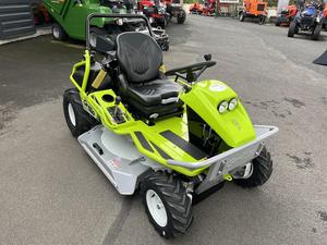Cortadora de Césped Grillo Climber 10 AWD 22 de Grado Profesional, Motor de 2 Tiempos y 139cc, para Pendientes Pronunciadas y Terrenos Difíciles, con Caja Recolectora de Césped de 200L - Product Image 3