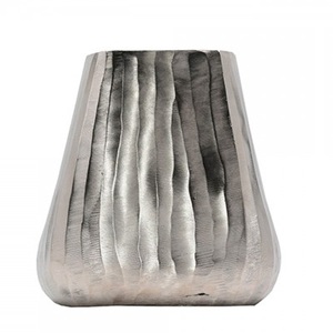 Jarrón de Flores de Aluminio Fundido con Diseño Nuevo, Centro de Mesa Brillante, Maceta y Florero para Decoración del Hogar y Jardín - Product Image 1