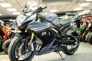PRÊT À EXPÉDIER TOUT NOUVEAU MOTO SPORTIVE HAUT DE GAMME Auto 2025 GSX-R 750 Autriche DISPONIBLE EN STOCK - Product Image 3