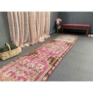Tapis vintage 2,7 x 11,4 pieds, tapis turc, tapis à carreaux roses - Product Image 4
