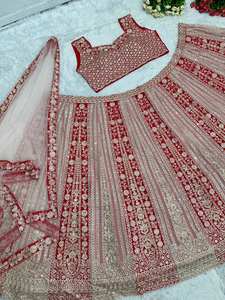 Conjunto Tradicional de Lehenga Choli Largo hasta el Suelo con Bordado Pesado y Pedrería, y Dupatta Nupcial para Fiestas y Ocasiones Especiales, de Secado Rápido - Product Image 4