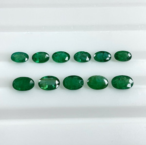 Esmeralda Zambiana 100% Natural, Corte Ovalado de 6x4-5x7mm, Verde Medio, 10.00 Quilates, Piedras Preciosas Sueltas de Alta Calidad para Joyería - Product Image 2