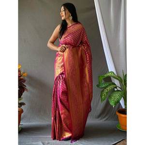 Stunning Rani Pink Woven Kanjivaram Silk Classic Saree with <b>Blouse</b> Made of Premium Cotton Fabric - Product Image 4