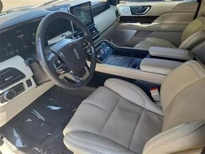 2019 Li ncoln Na vigator Reserve - Product Image 3