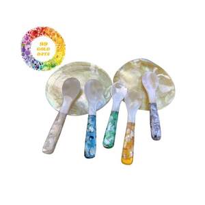 Cuillère luxueuse en nacre faite à la main idéale pour un ustensile artisanal unique pour des tables de luxe - Product Image 4