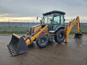 รถตักล้อยางพรีเมียมคุณภาพสูง รุ่น 770EX-4WD พร้อมแบคโฮ รับน้ำหนักได้ 9 ตัน สภาพใช้งานมาแล้ว พร้อมอุปกรณ์เสริม เช่น บุ้งกี๋ เครื่องยนต์ ปั๊มเกียร์ ลูกปืน - Product Image 6